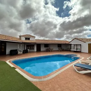 With Pool In The Centre Of Fuerteventura , Antigua (Fuerteventura) España